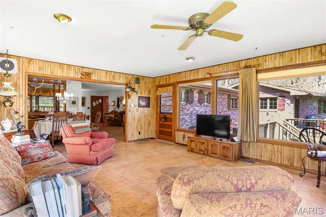 $1,595,000 | 858 Wayne, Greenville, MO 63944