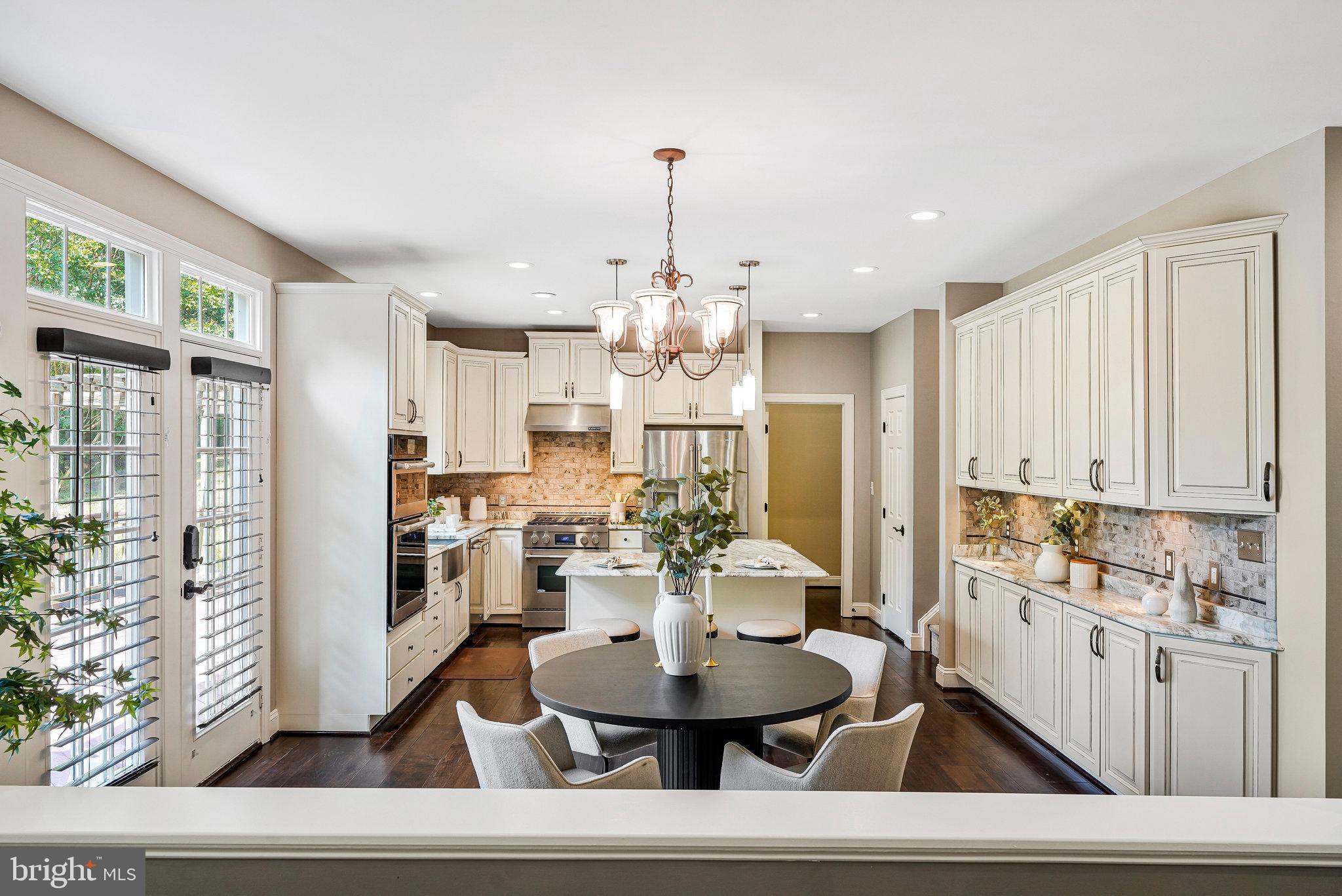 8138 Rondelay Lane Fairfax Station, VA 22039 - Photo 11 of 64 Eat- In Kitchen