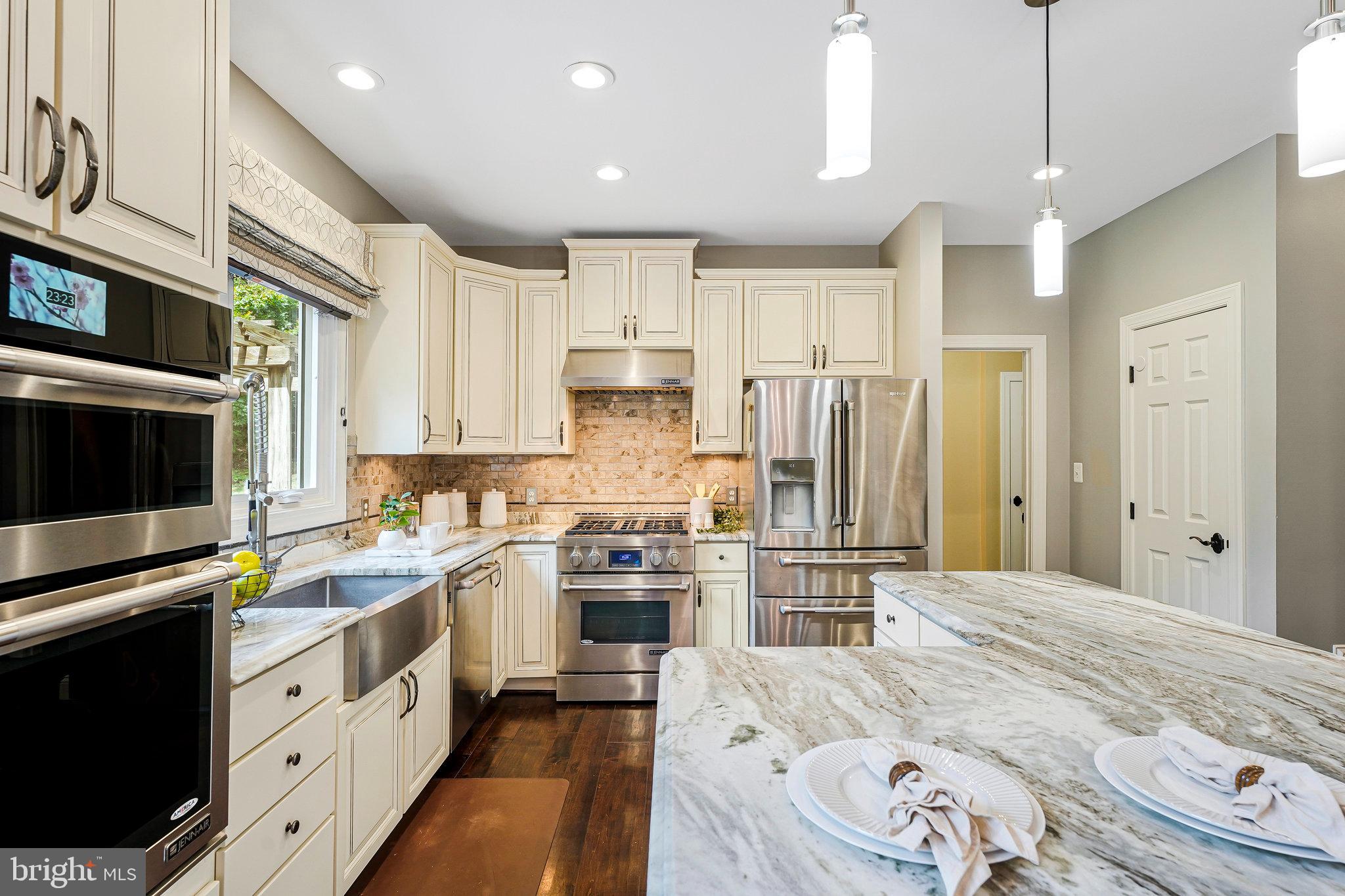 8138 Rondelay Lane Fairfax Station, VA 22039 - Photo 12 of 64 Kitchen