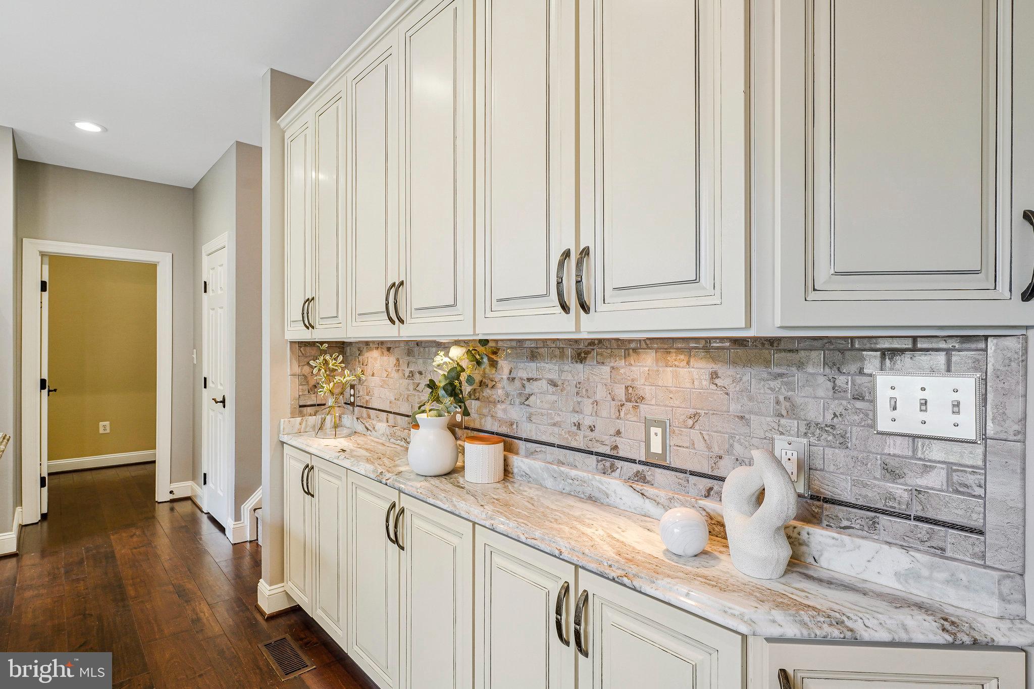 8138 Rondelay Lane Fairfax Station, VA 22039 - Photo 13 of 64 Kitchen Cabinets