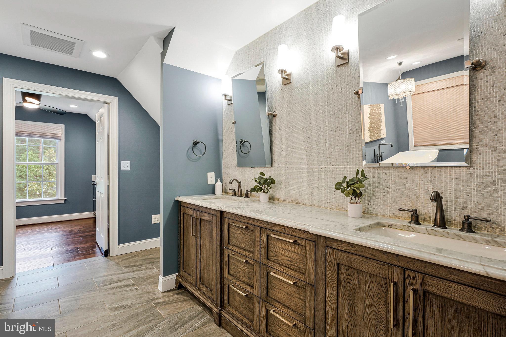 8138 Rondelay Lane Fairfax Station, VA 22039 - Photo 22 of 64 Primary En-Suite