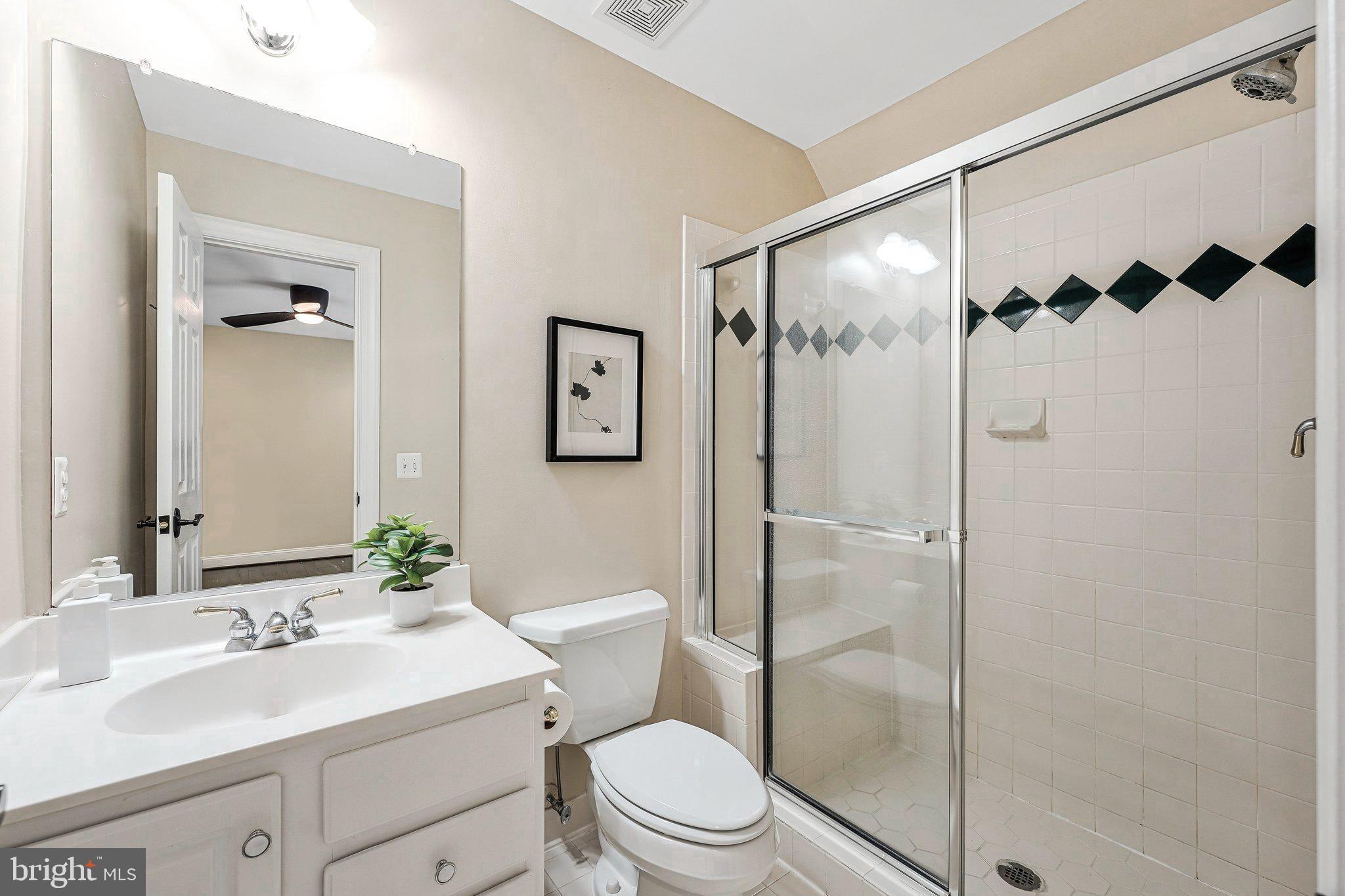 8138 Rondelay Lane Fairfax Station, VA 22039 - Photo 30 of 64 2nd bedroom En Suite