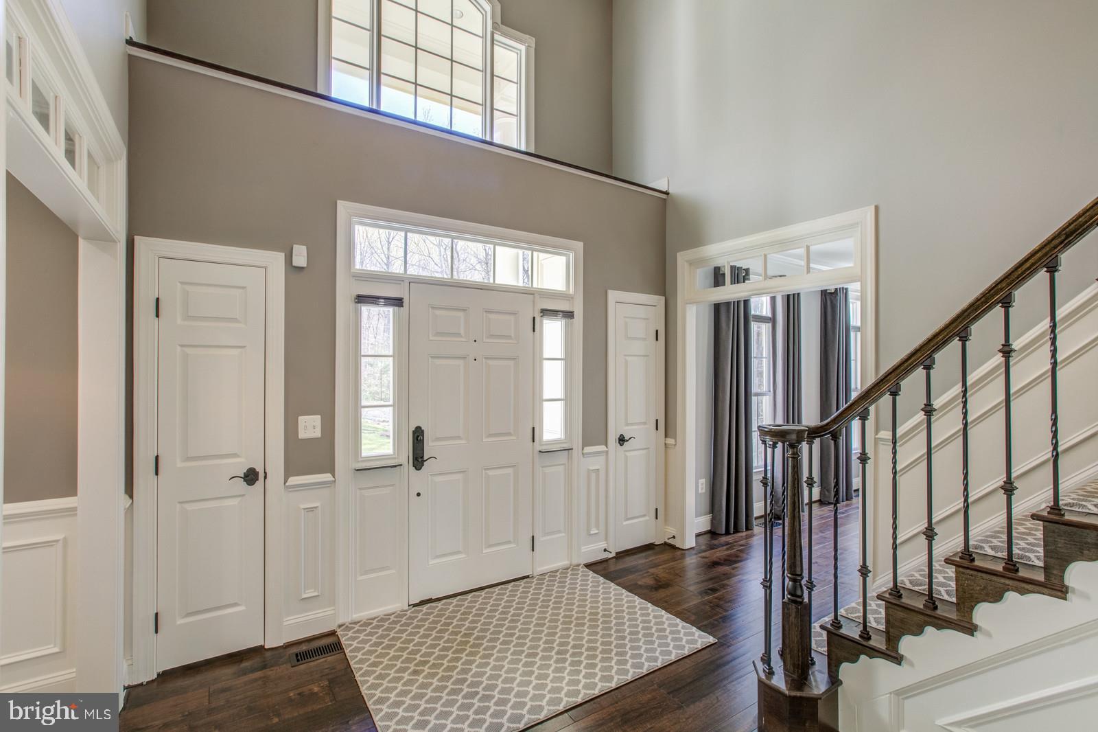 8138 Rondelay Lane Fairfax Station, VA 22039 - Photo 3 of 64 Foyer