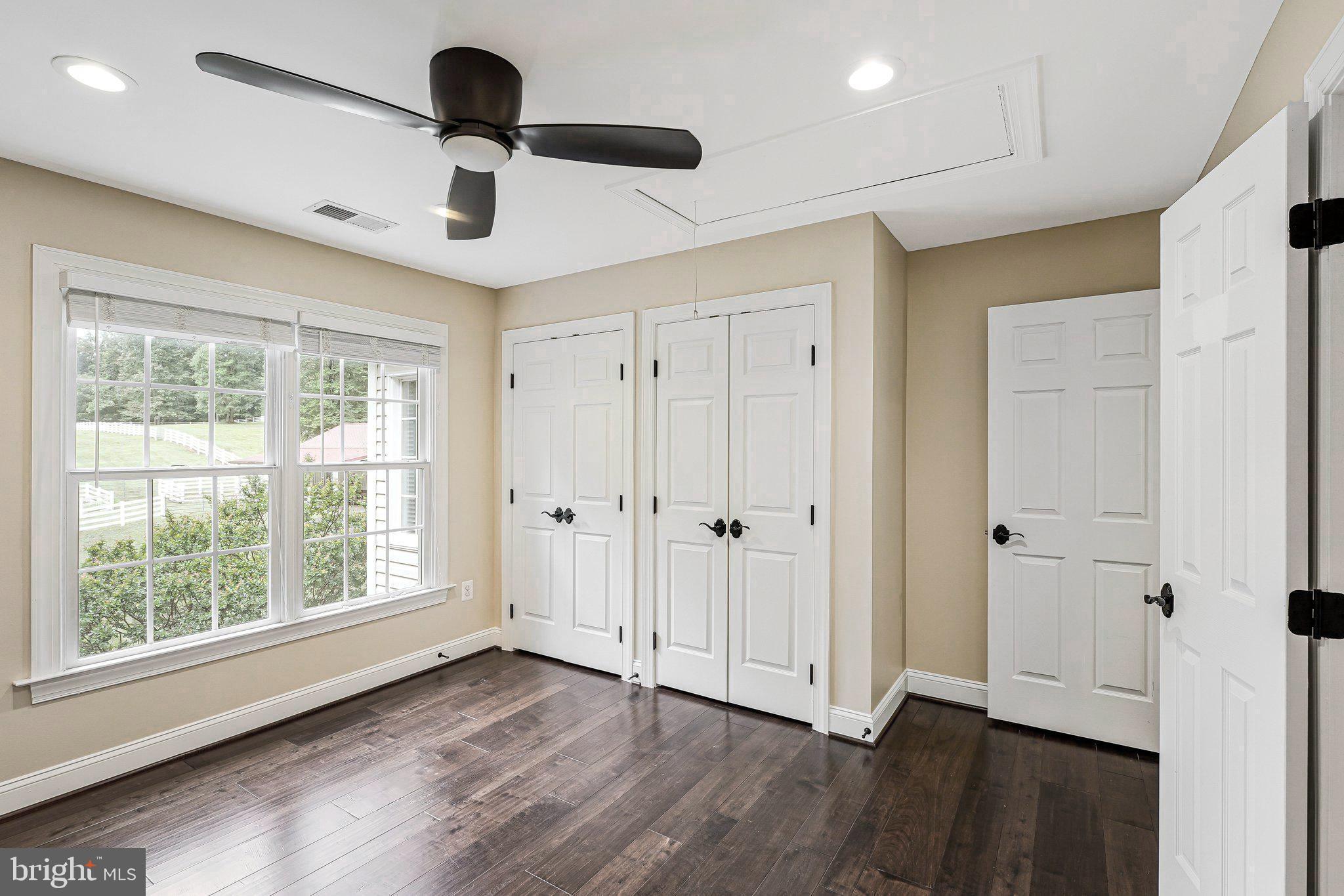 8138 Rondelay Lane Fairfax Station, VA 22039 - Photo 33 of 64 3rd Bedroom with J&J Full Bath