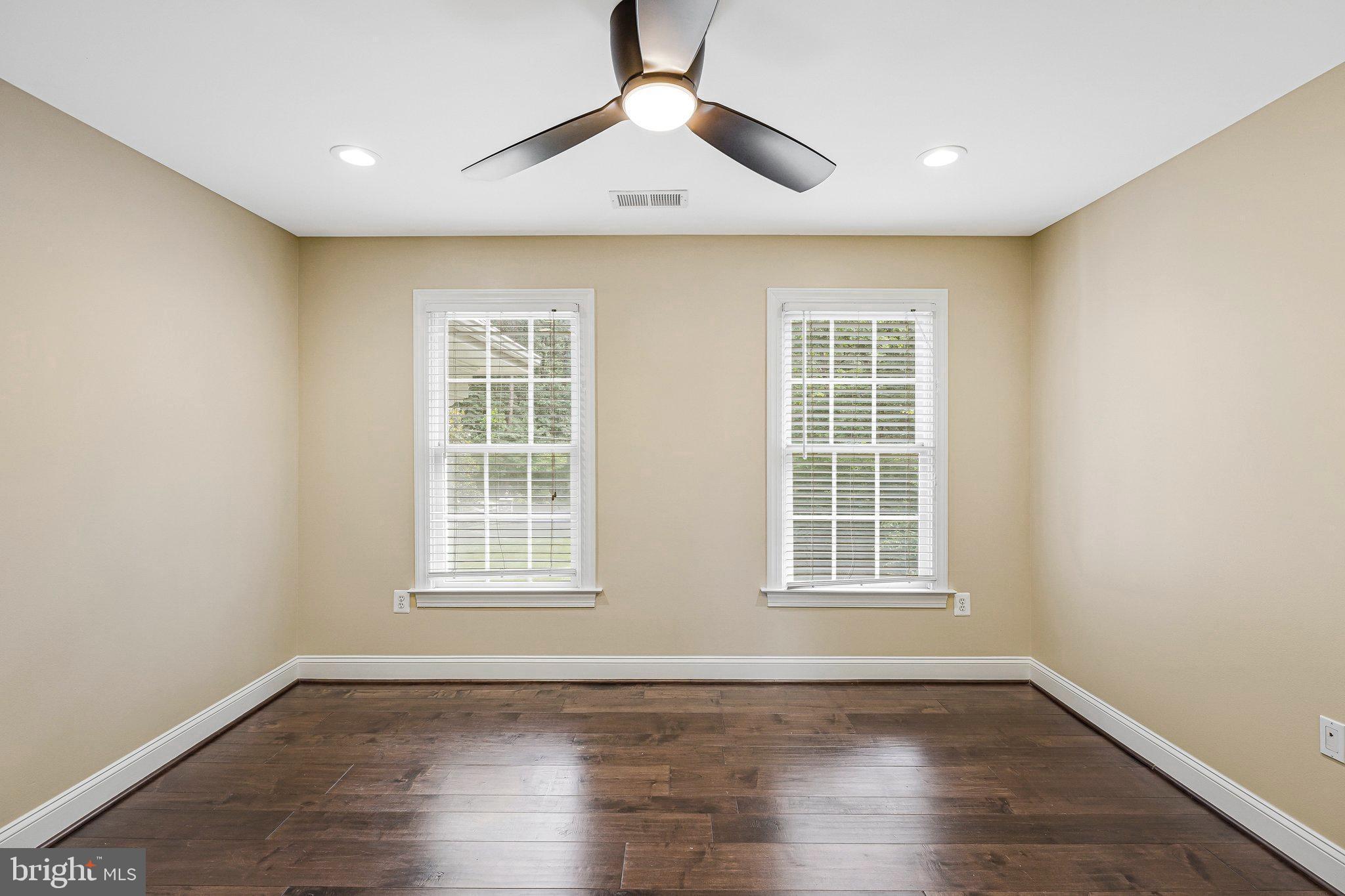 8138 Rondelay Lane Fairfax Station, VA 22039 - Photo 36 of 64 4th bedroom with J&J Full Bath