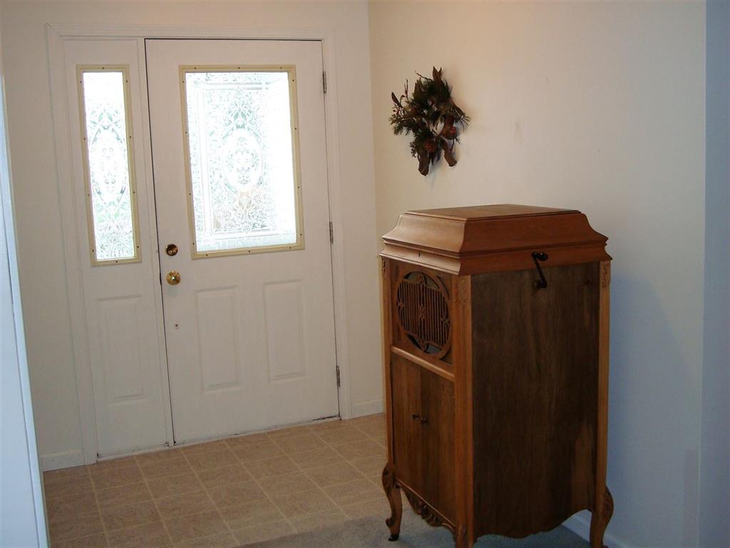 217 Springhill Road Seymour, IN 47274 - Photo 7 of 21 Gallery Image 7