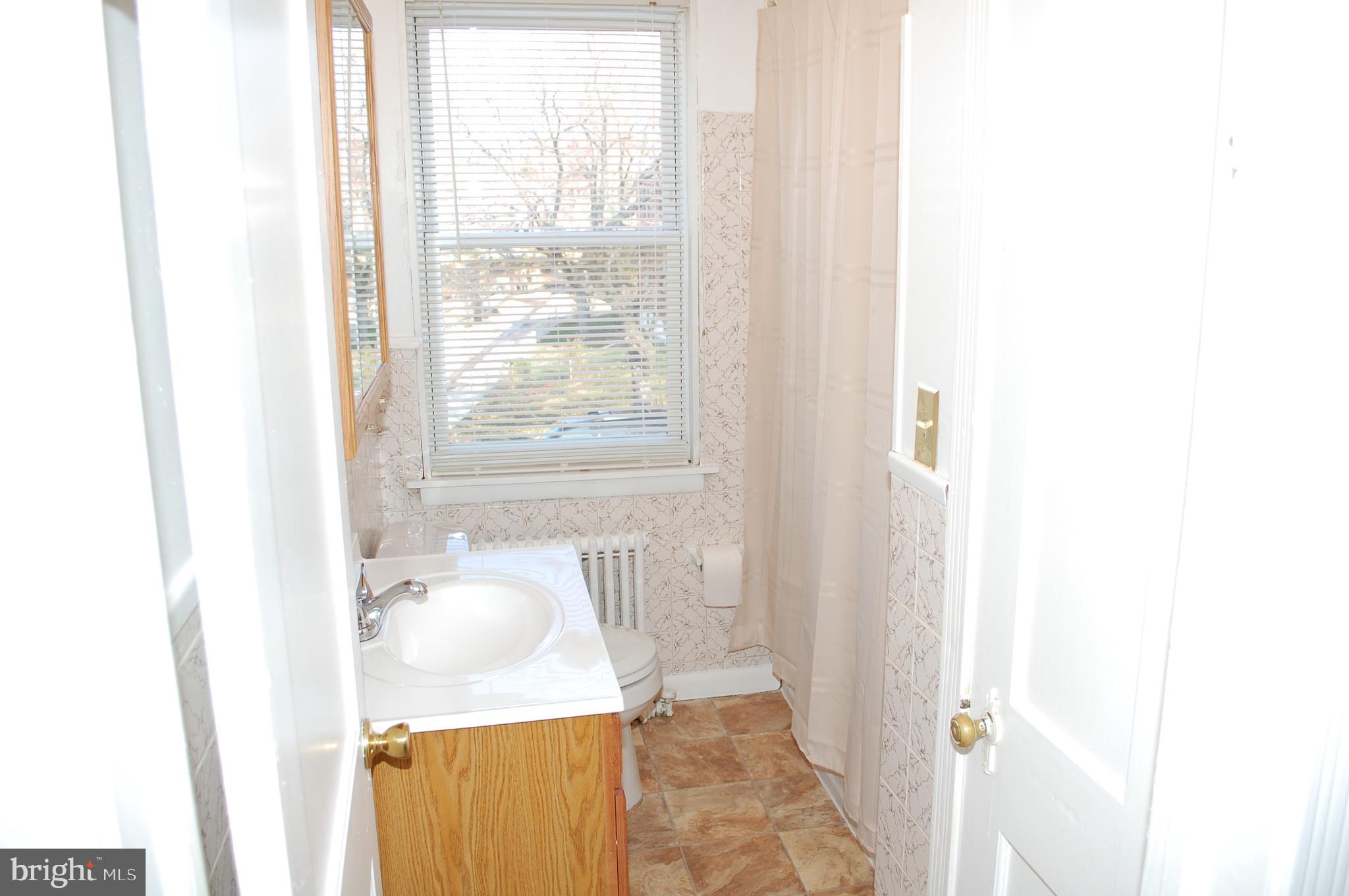1707 Pin Oak Road Parkville, MD 21234 - Photo 15 of 16