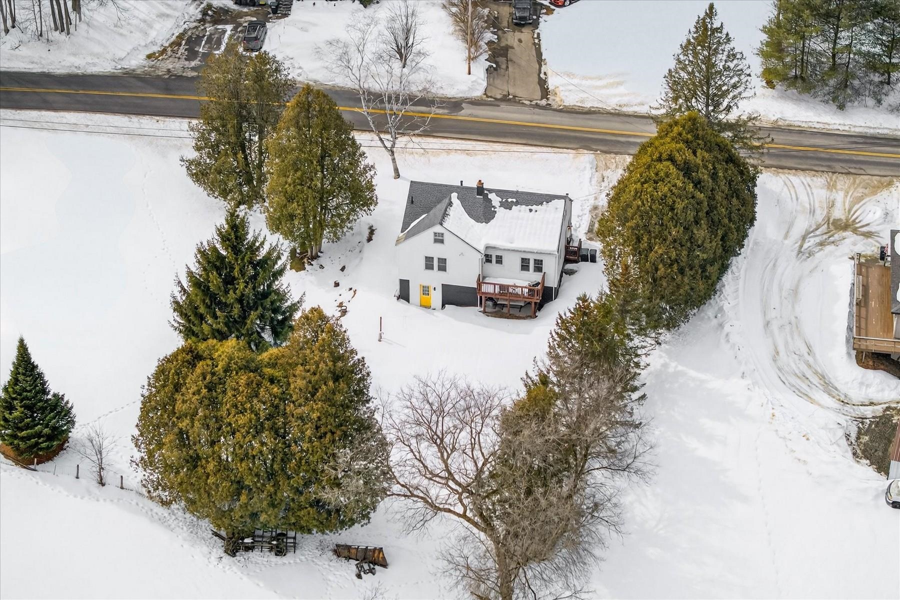 2222 West Street Proctor, VT 05765 - Photo 3 of 37