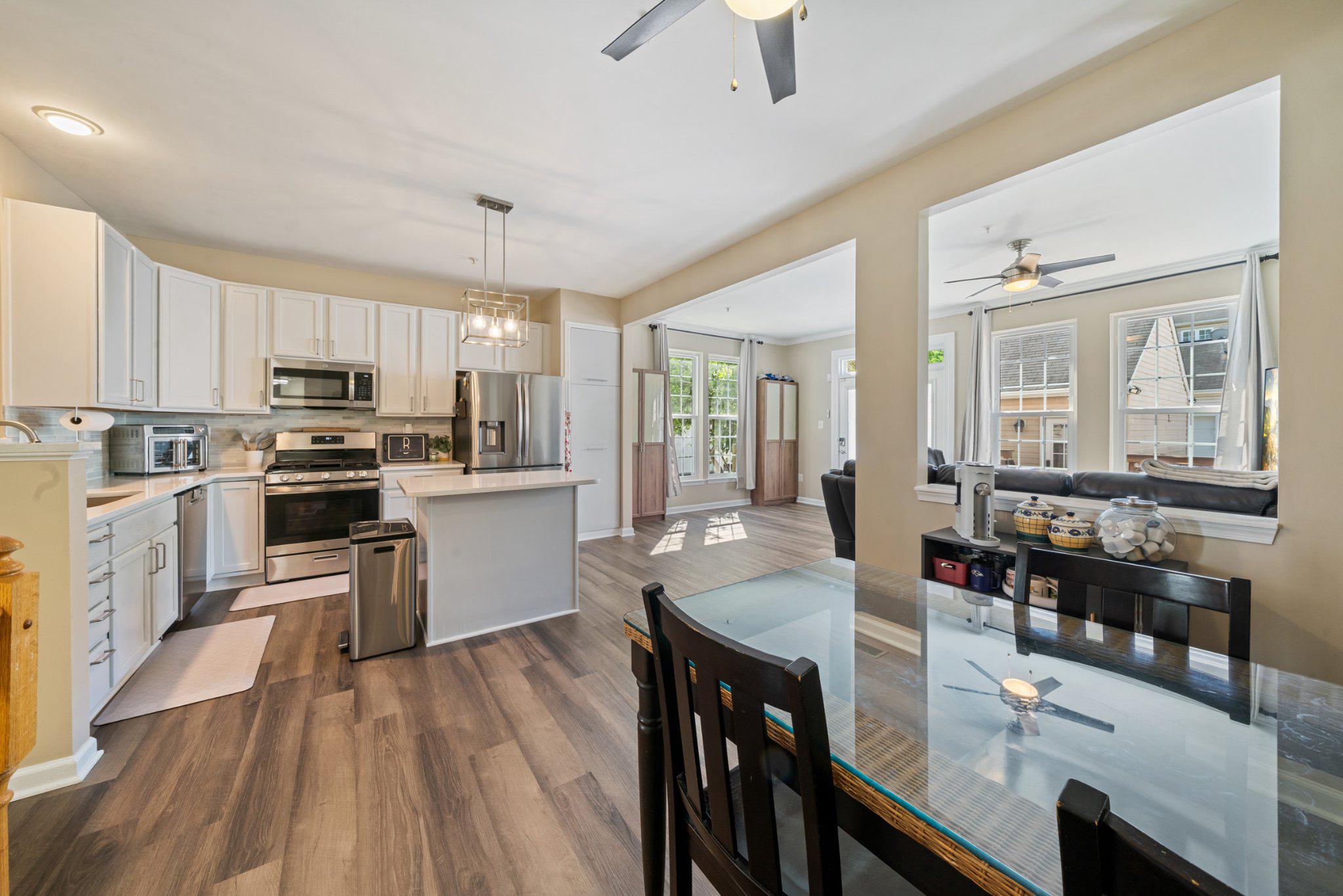 13916 Lullaby Road Germantown, MD 20874 - Photo 7 of 45 Kitchen and dining area on main level.