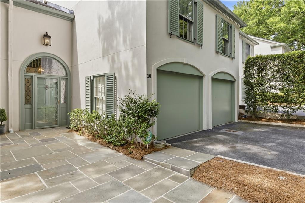 10 Mooregate Square Northwest, Unit 10 Atlanta, GA 30327 - Photo 1 of 36
