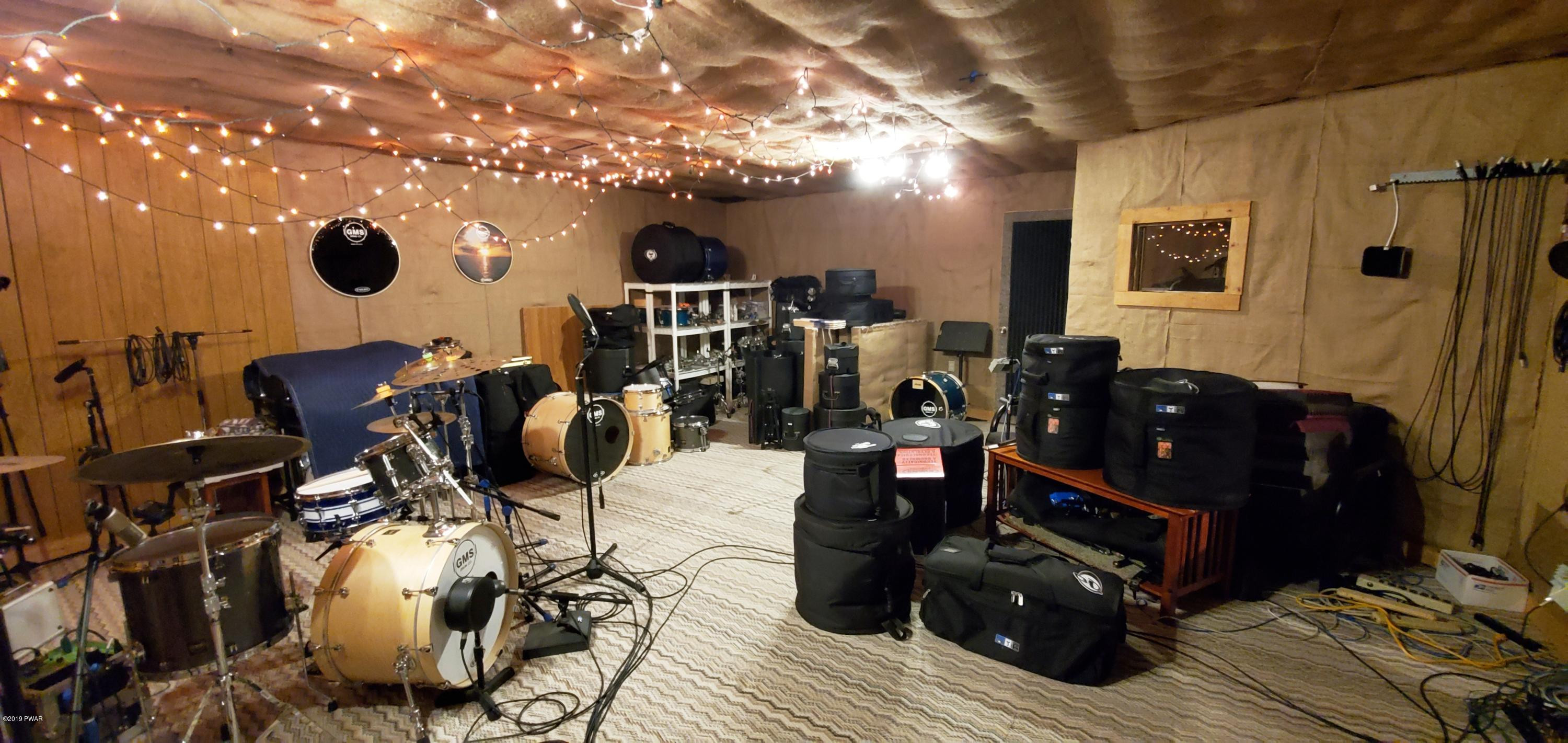 151 Weber Road Milford, PA 18337 - Photo 5 of 28 Recording Studio