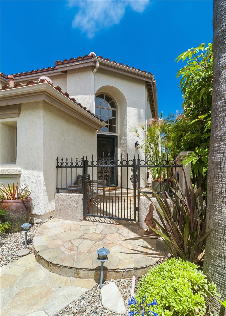 44 San Raphael Dana Point, CA 92629 - Photo 3 of 45