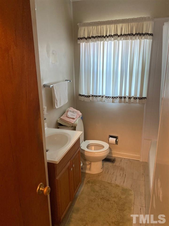1333 Marlborough Road Raleigh, NC 27610 - Photo 7 of 8