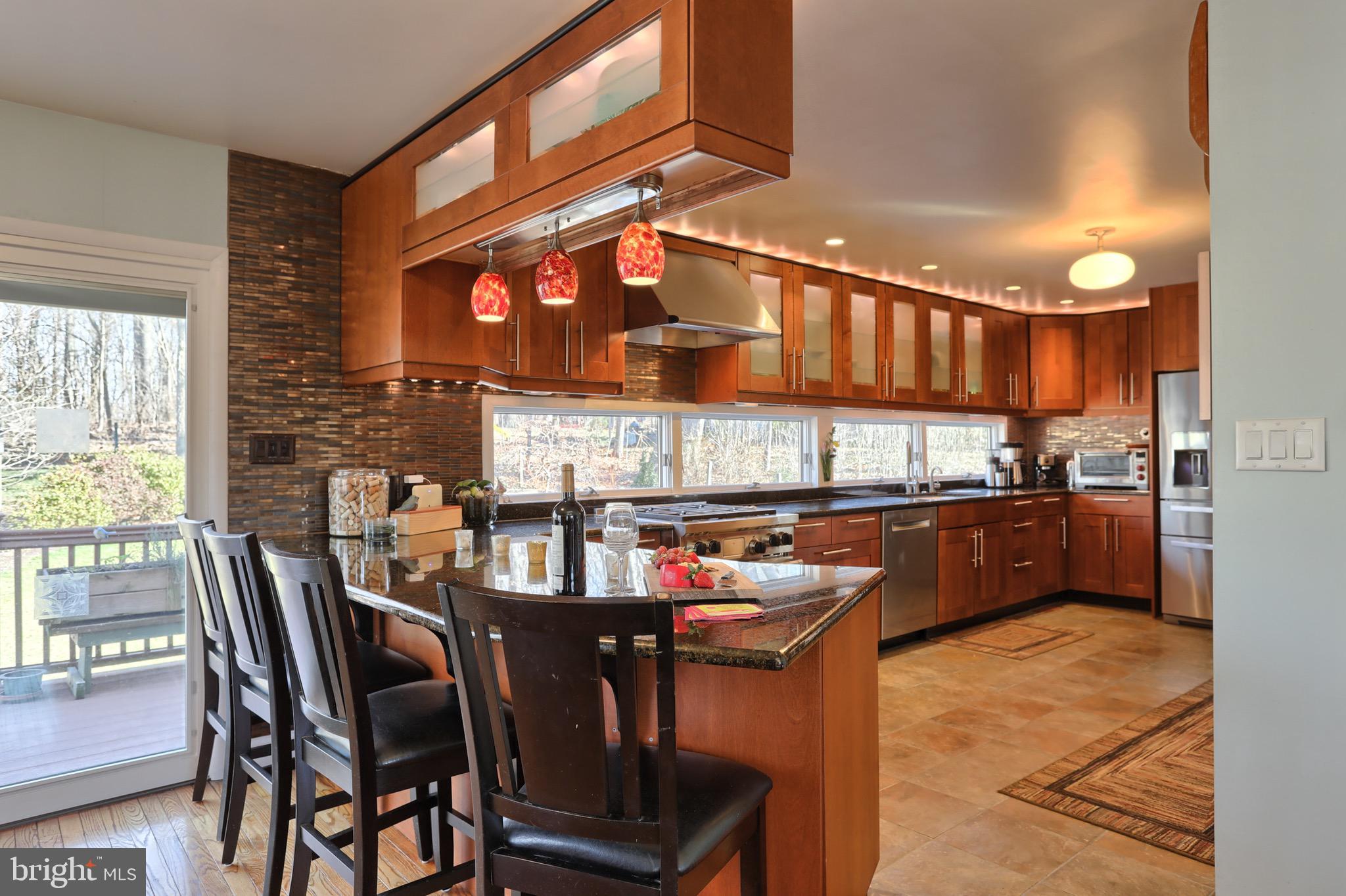 36 Banbury Road Hummelstown, PA 17036 - Photo 13 of 53 Breakfast area-Island- sliding door to deck