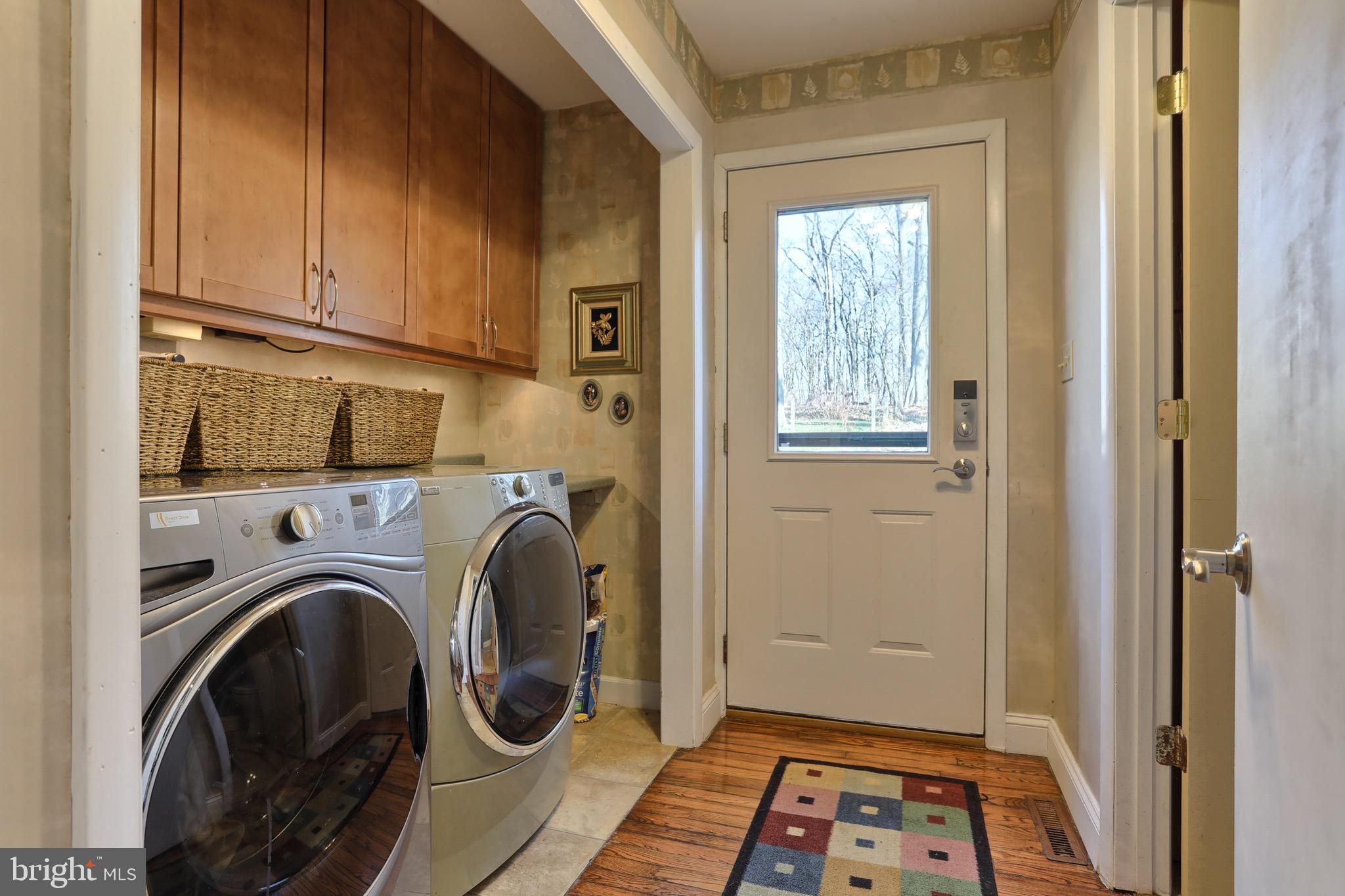 36 Banbury Road Hummelstown, PA 17036 - Photo 17 of 53 Laundry room - door to patio