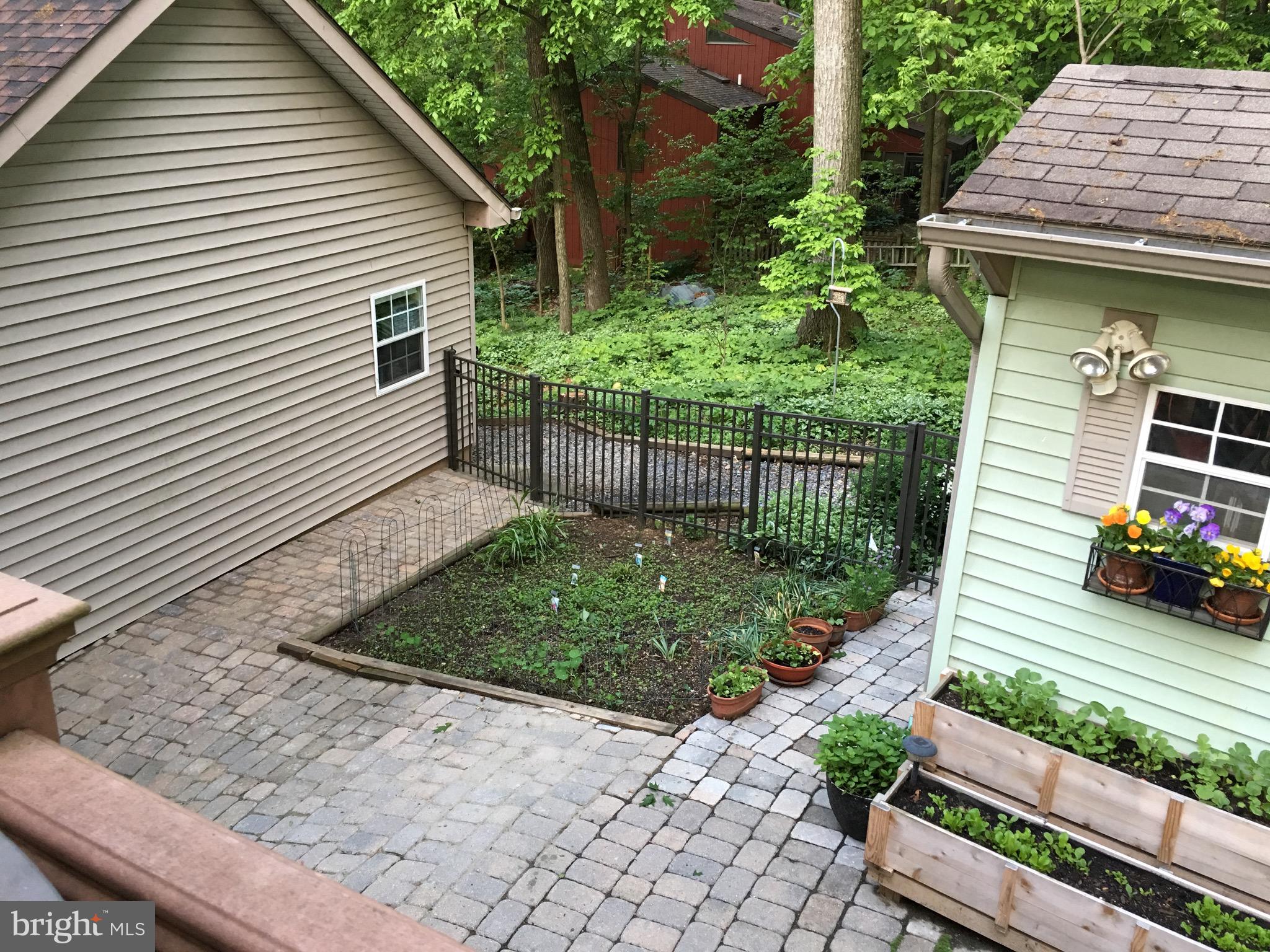 36 Banbury Road Hummelstown, PA 17036 - Photo 45 of 53 Garden area