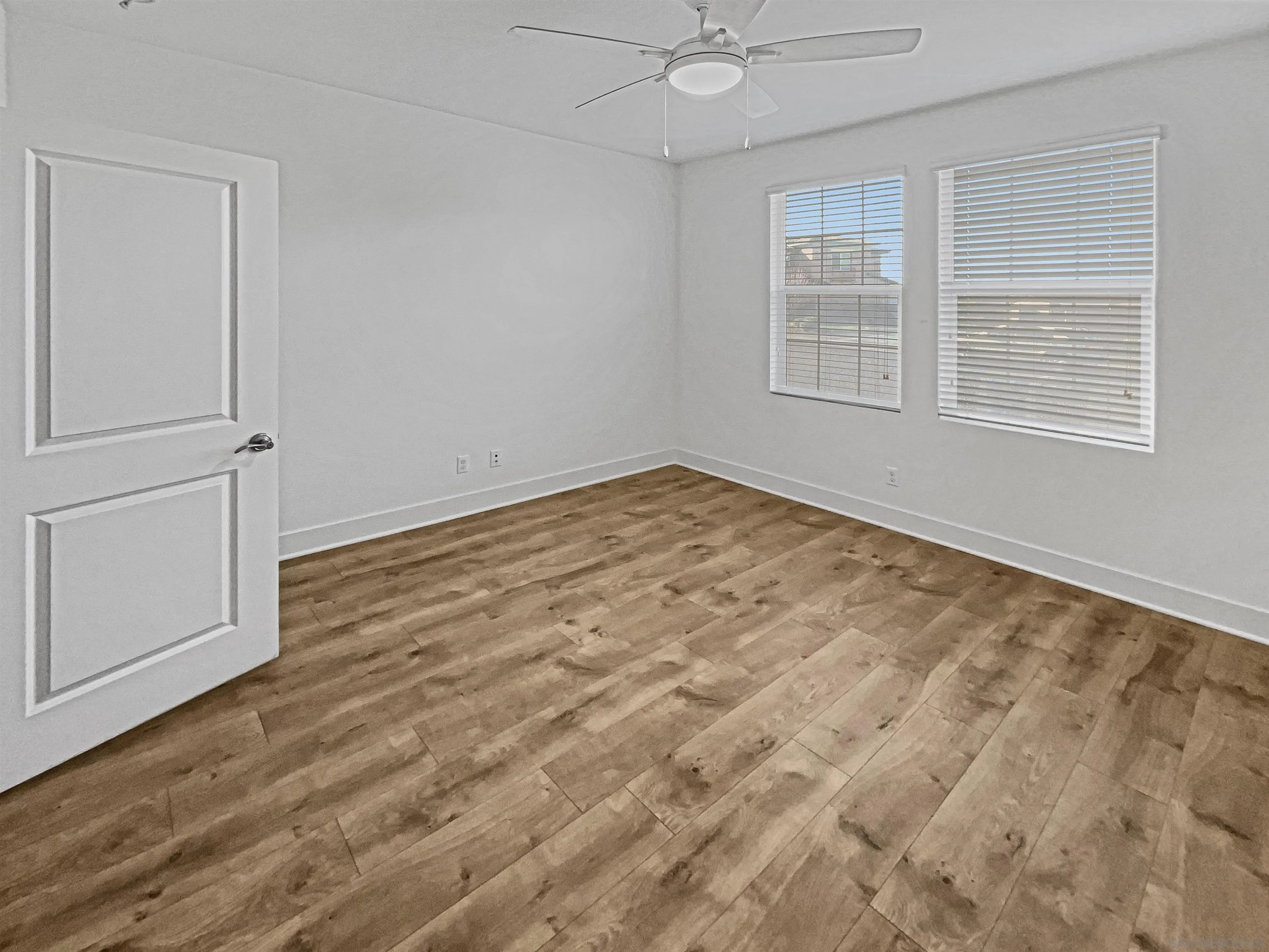 35751 Garrano Lane Fallbrook, CA 92028 - Photo 11 of 28 an empty room with windows