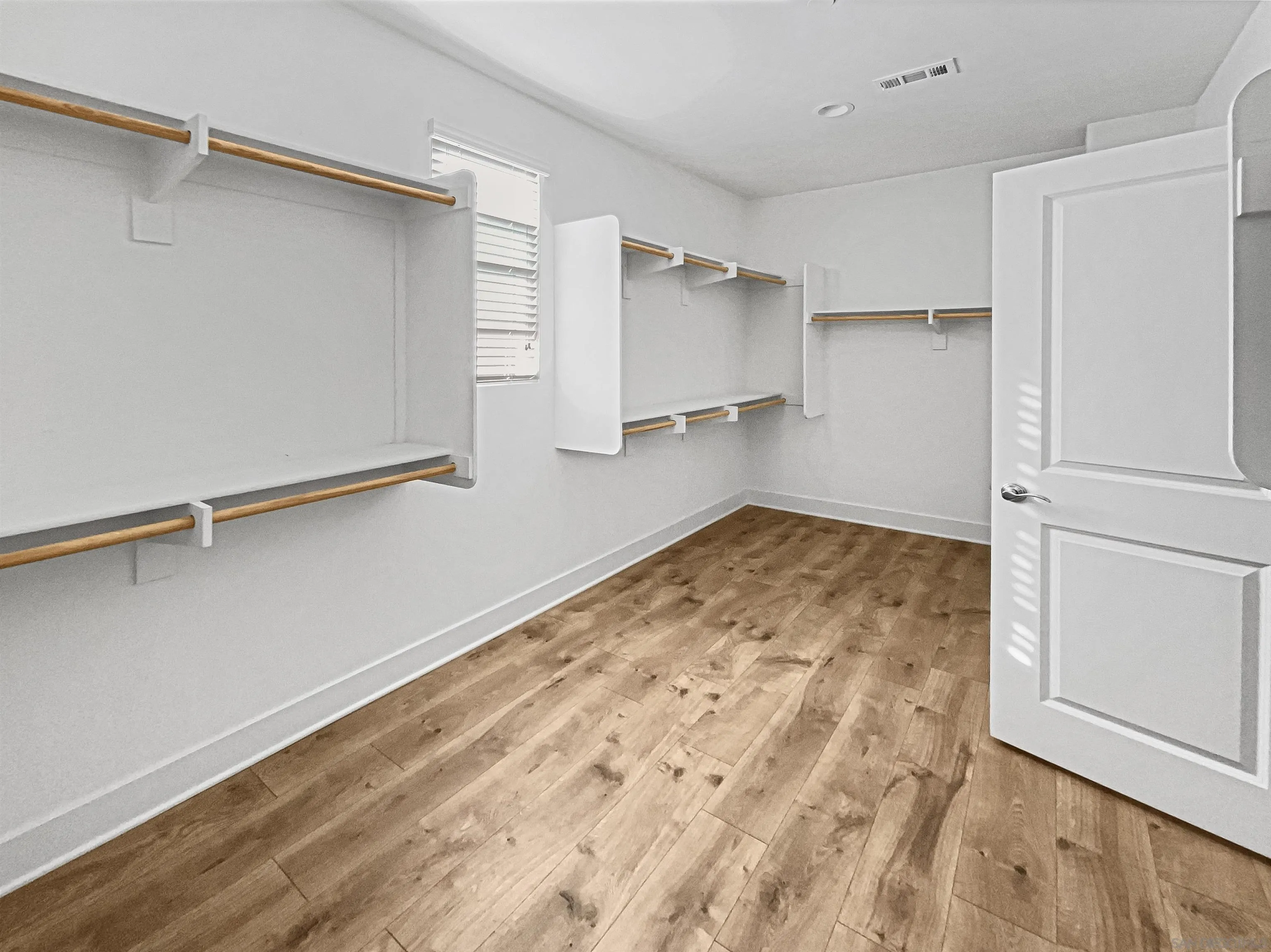 35751 Garrano Lane Fallbrook, CA 92028 - Photo 15 of 28 a view of utility room
