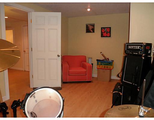 226 Holyoke Road Butler, PA 16001 - Photo 15 of 17 Den.