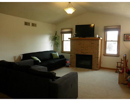 226 Holyoke Road Butler, PA 16001 - Photo 3 of 17 Living Room.