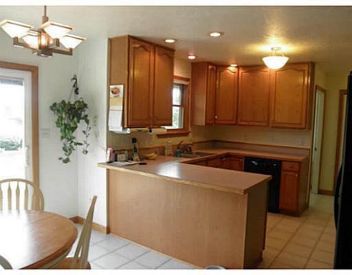 226 Holyoke Road Butler, PA 16001 - Photo 4 of 17 Kitchen.