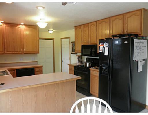 226 Holyoke Road Butler, PA 16001 - Photo 5 of 17 Kitchen.