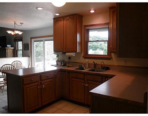 226 Holyoke Road Butler, PA 16001 - Photo 6 of 17 Kitchen.