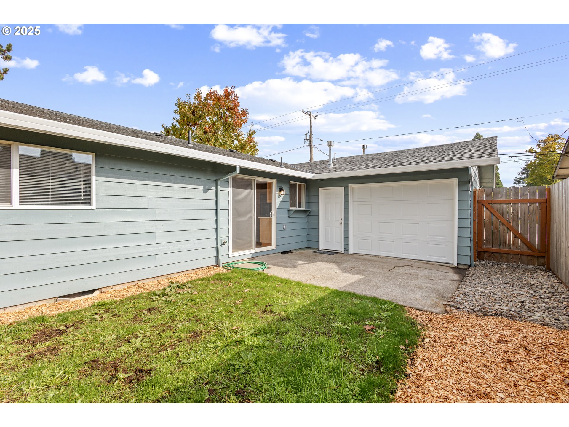 1822 Hawthorne Street Forest Grove, OR 97116 - Photo 4 of 18 a view of a backyard of the house