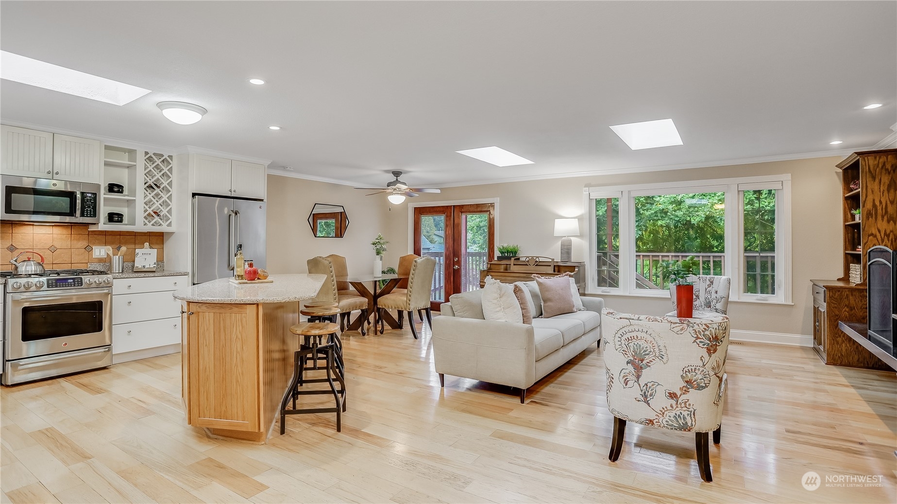 12940 Southeast 185th Street Renton, WA 98058 - Photo 4 of 30 Gallery Image 4