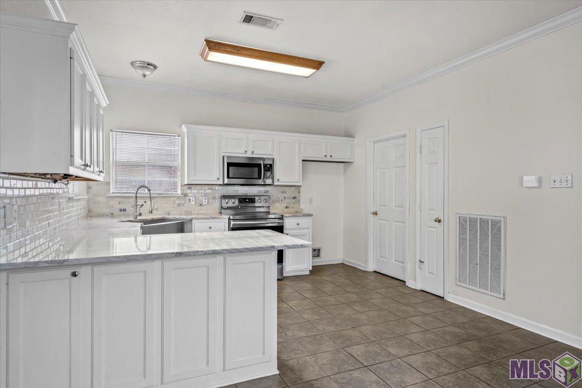 9824 Blakemore Avenue Baton Rouge, LA 70810 - Photo 10 of 20 Gallery Image 10