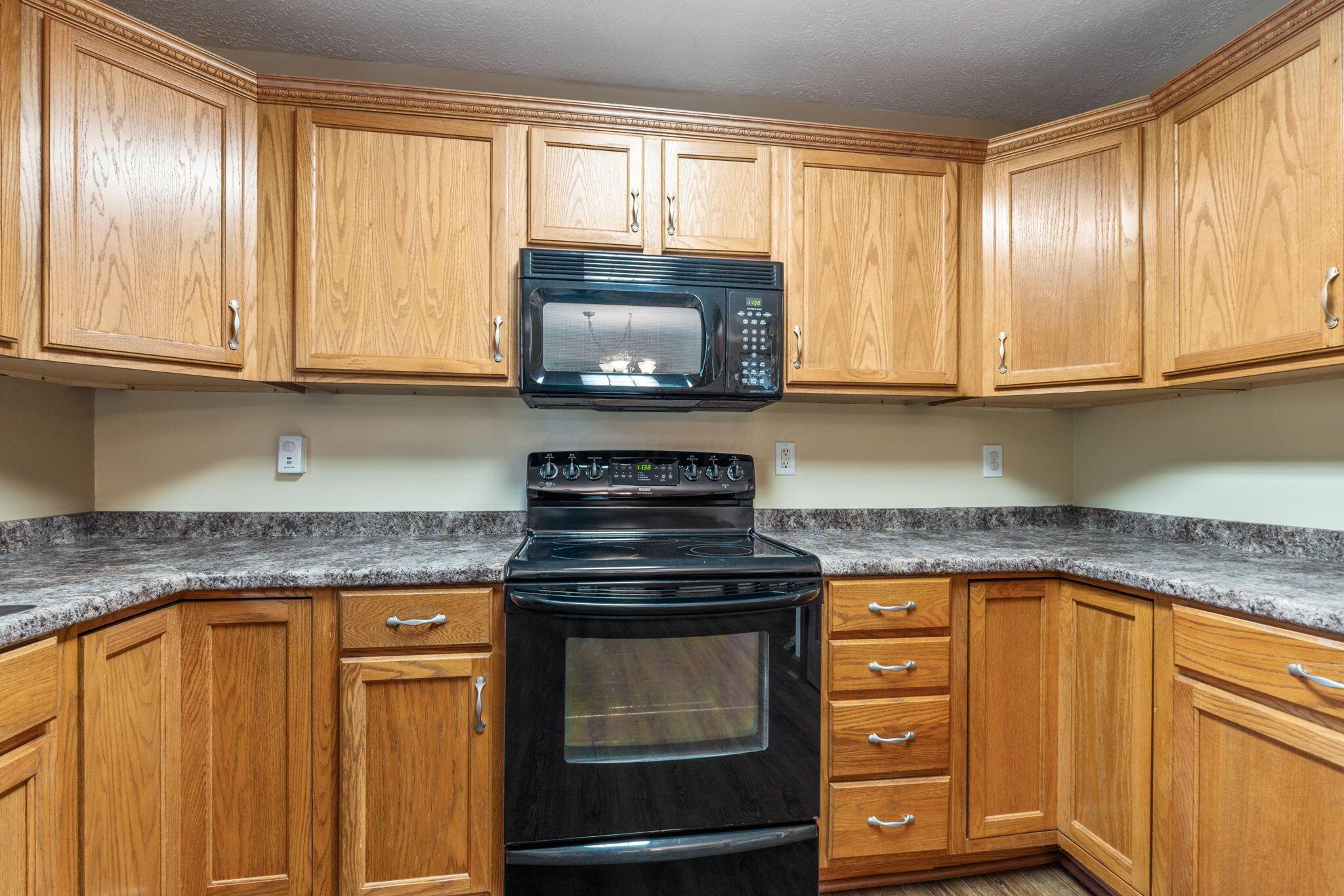 7330 Justus Road Southwest Stoutsville, OH 43154 - Photo 15 of 63 7330 Justus Rd (Interior)-13