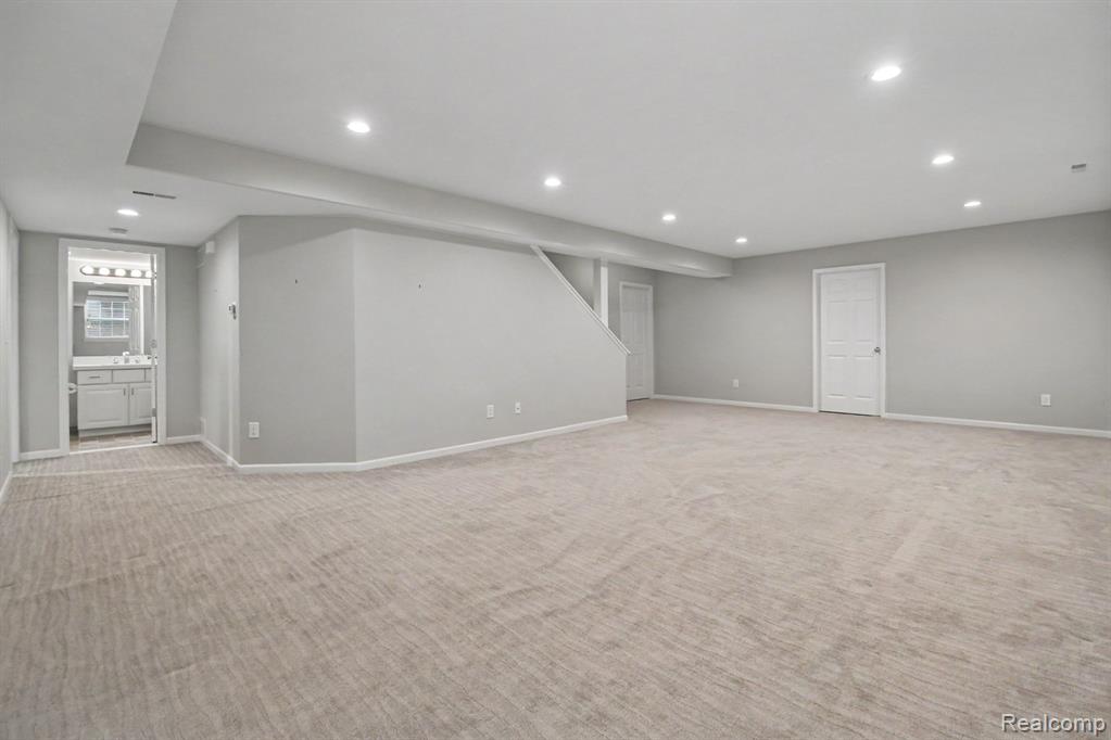 6573 Summit Ridge Clarkston, MI 48346 - Photo 14 of 24