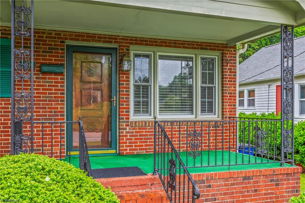4106 Whitfield Road Winston-Salem, NC 27105 - Photo 4 of 25 Covered front porch