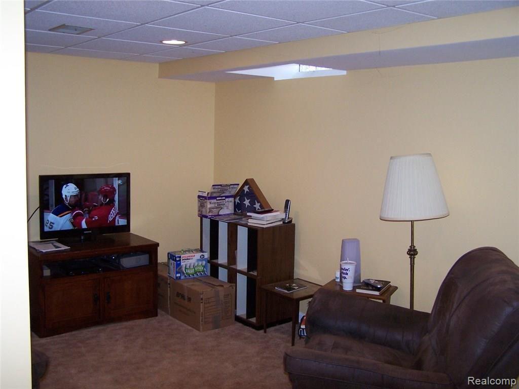 127 Meadow Ln Circle, Unit 10 Rochester, MI 48307 - Photo 17 of 20 100_1448.JPG
