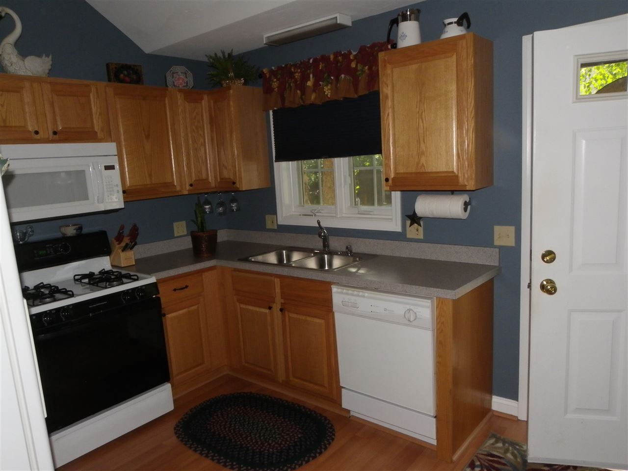 47 Bog Road, Unit F1 Concord, NH 03303 - Photo 2 of 32 Gallery Image 2
