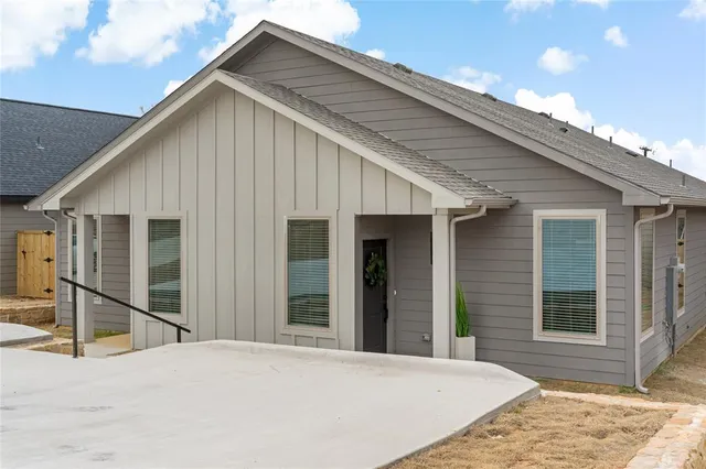 $1,500 | 1301 South Belle Avenue, Denison, TX 75021