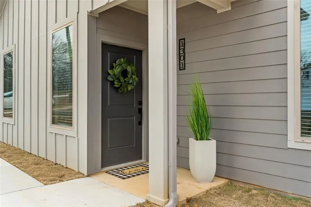 $1,500 | 1301 South Belle Avenue, Denison, TX 75021