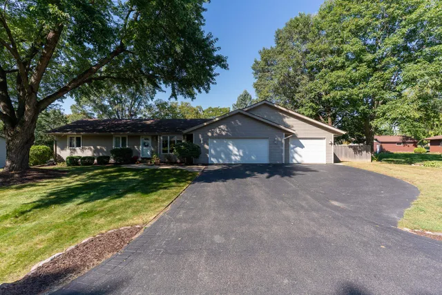 $389,900 | 8628 Byron Hills Drive, Byron, IL 61010
