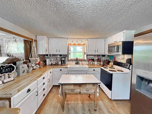 $245,000 | 19332 River Lane, Wheatland, MO 65779