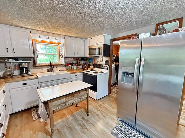 $245,000 | 19332 River Lane, Wheatland, MO 65779