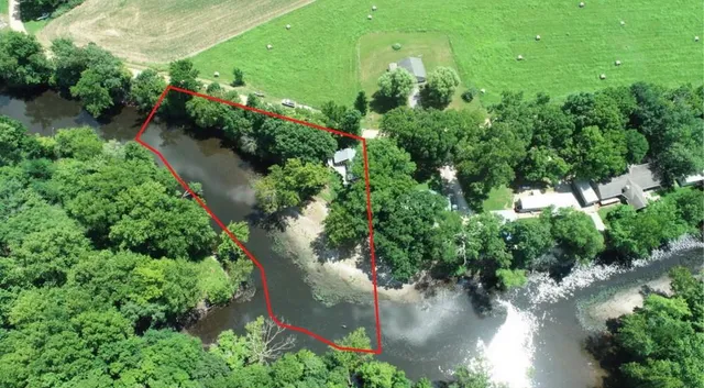 $245,000 | 19332 River Lane, Wheatland, MO 65779