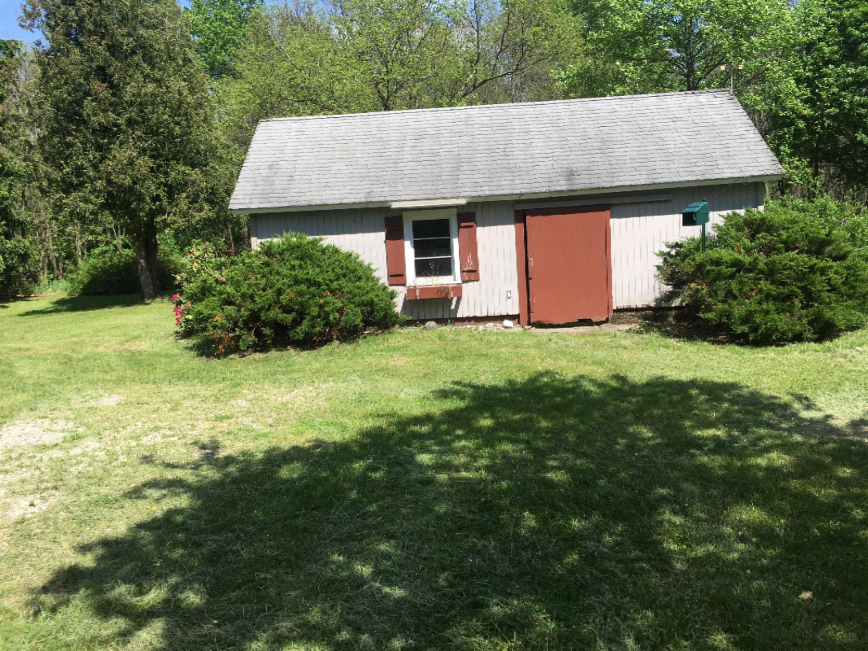 5644 South 112th Avenue Rothbury, MI 49452 - Photo 2 of 28 IMG-2461