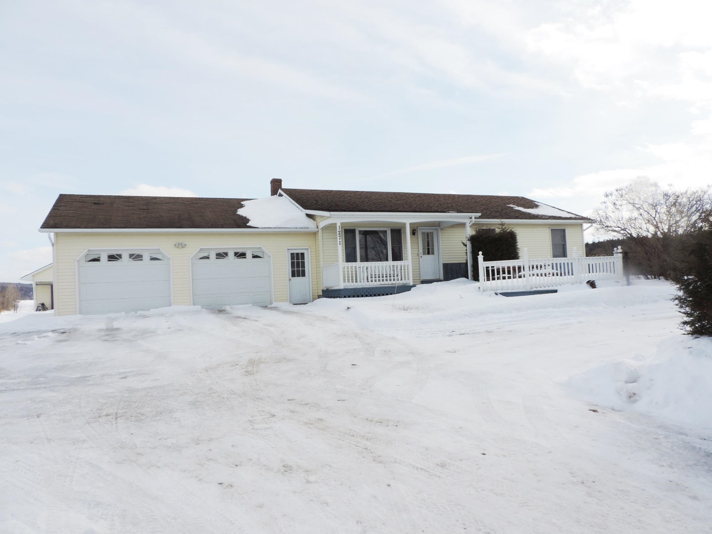 1271 Cross Road Newport Town, VT 05857 - Photo 1 of 21 Gallery Image 1