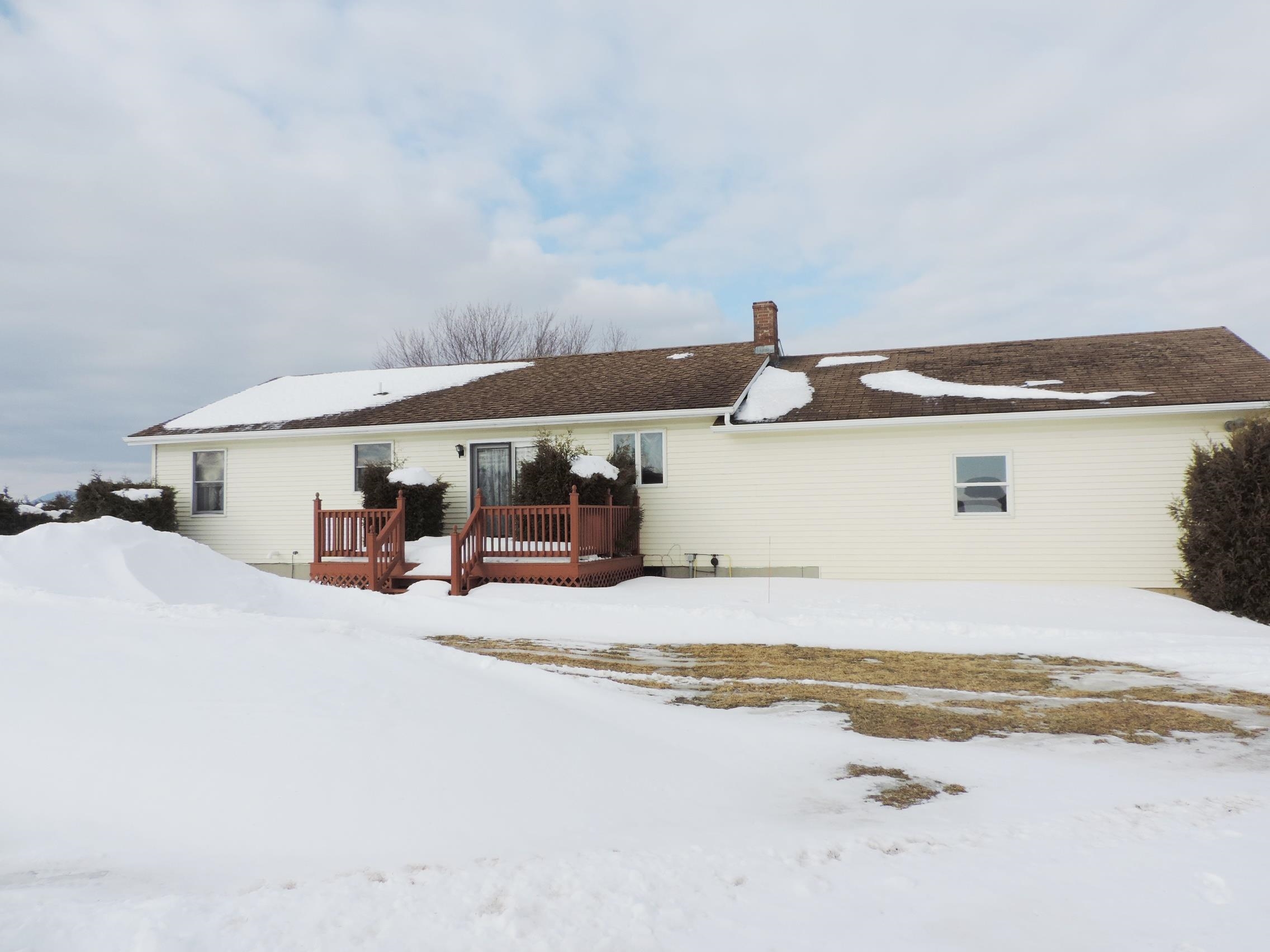 1271 Cross Road Newport Town, VT 05857 - Photo 2 of 21 Gallery Image 2