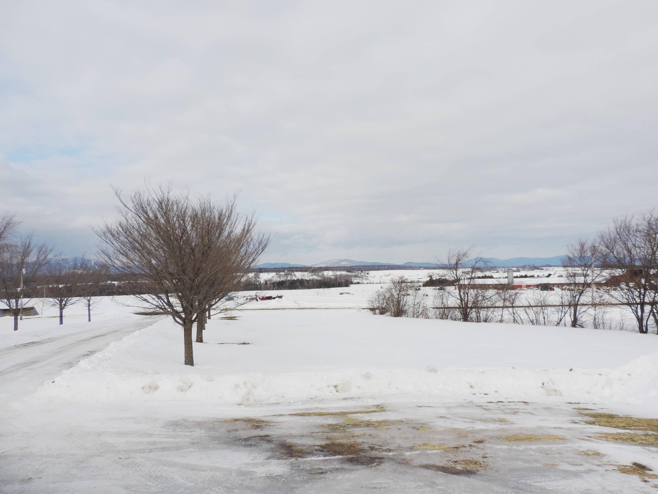 1271 Cross Road Newport Town, VT 05857 - Photo 4 of 21 Gallery Image 4