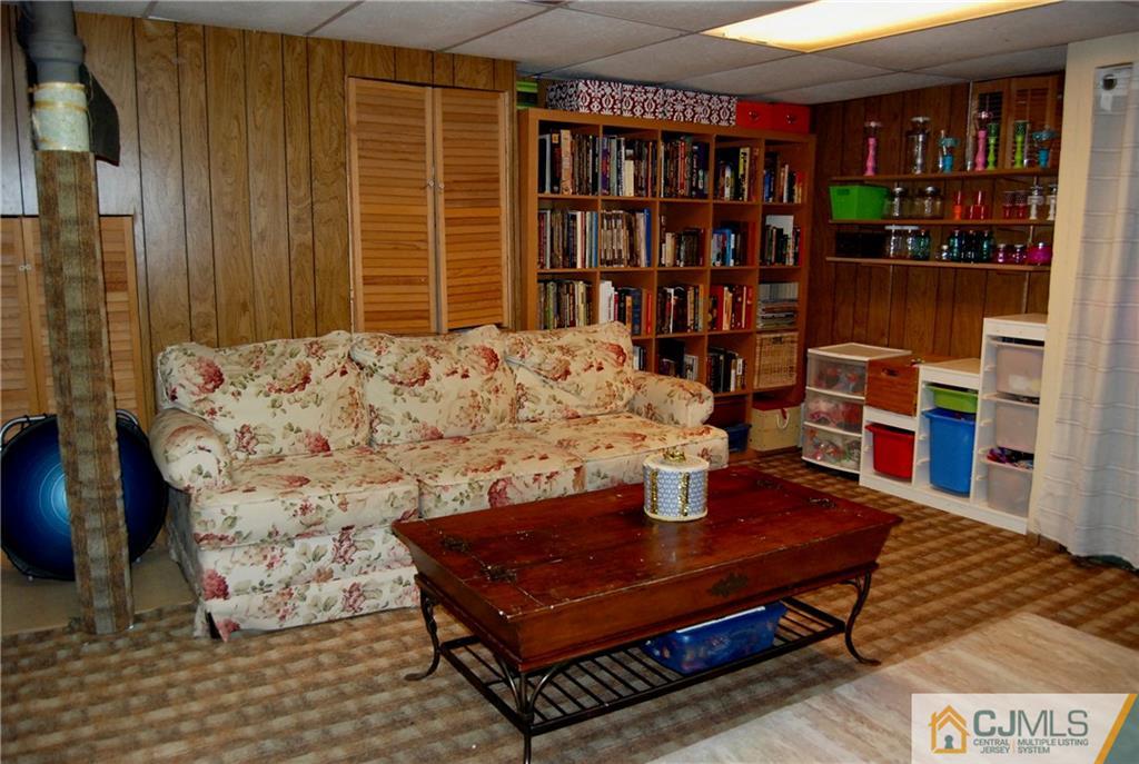20 Ryan Road Edison, NJ 08817 - Photo 14 of 17 Gallery Image 14
