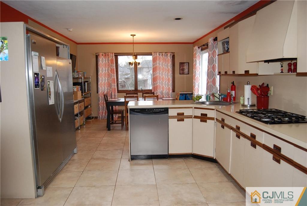 20 Ryan Road Edison, NJ 08817 - Photo 6 of 17 Gallery Image 6