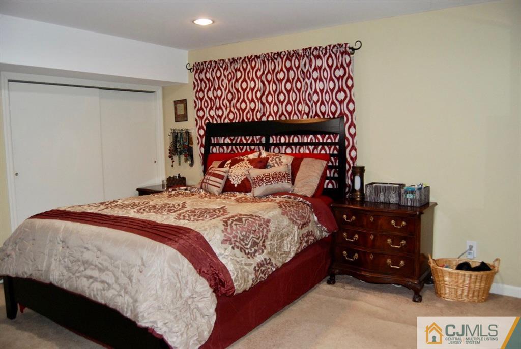 20 Ryan Road Edison, NJ 08817 - Photo 7 of 17 Gallery Image 7