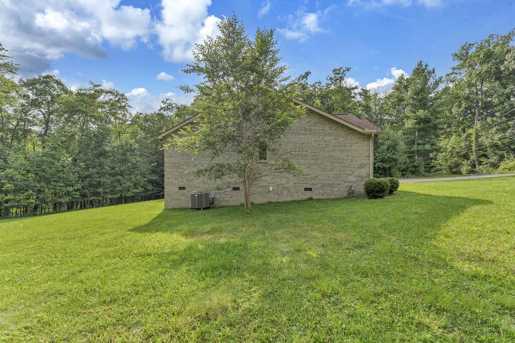 1427 Maxwell Hill Road Beckley, WV 25801 - Photo 6 of 40 Gallery Image 6