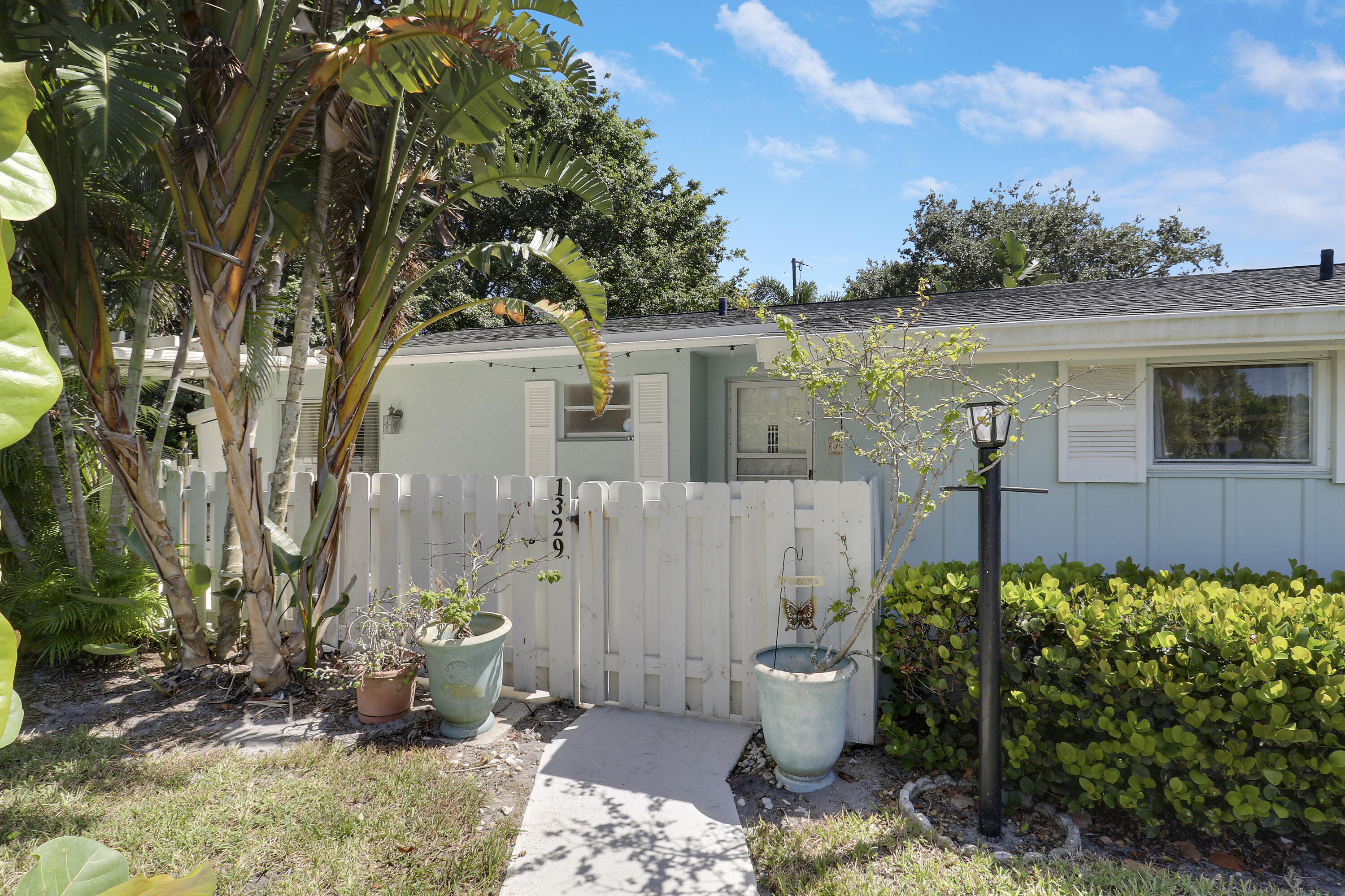 1329 Chippewa Street Jupiter, FL 33458 - Photo 31 of 36 House-32